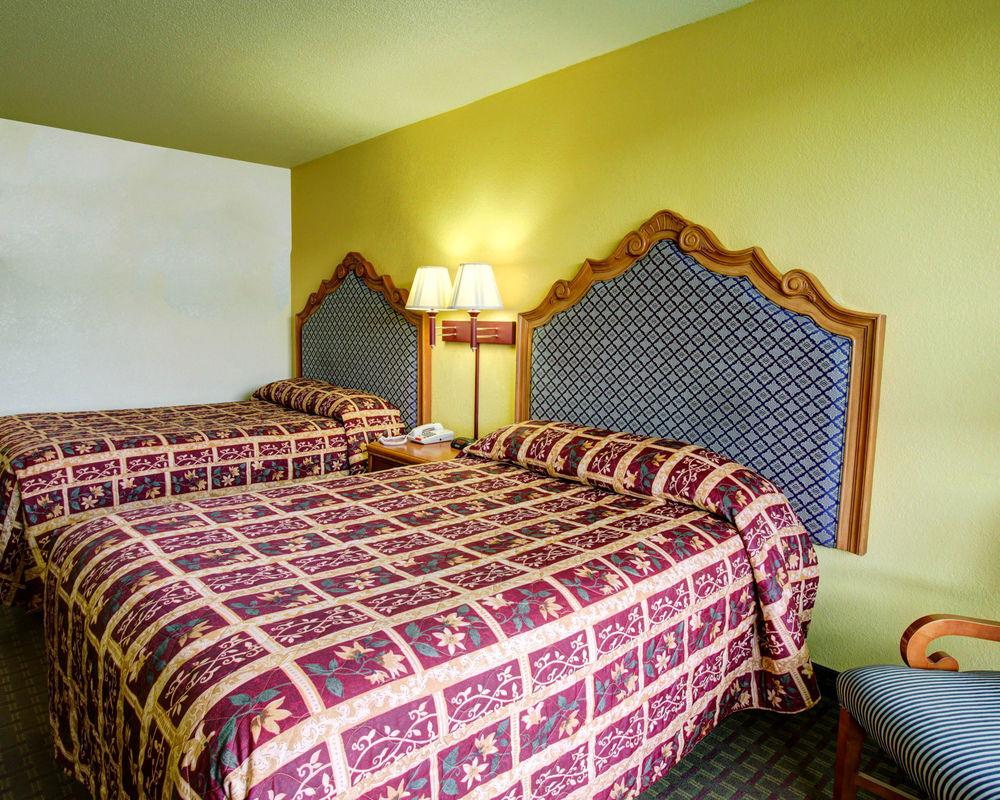 University Inn Сан Маркос Екстериор снимка