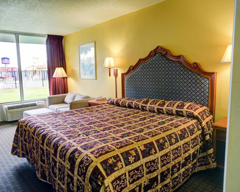 University Inn Сан Маркос Екстериор снимка