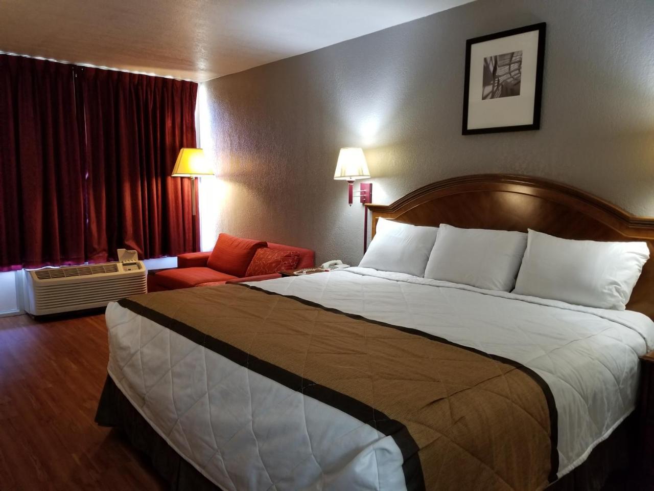 University Inn Сан Маркос Екстериор снимка