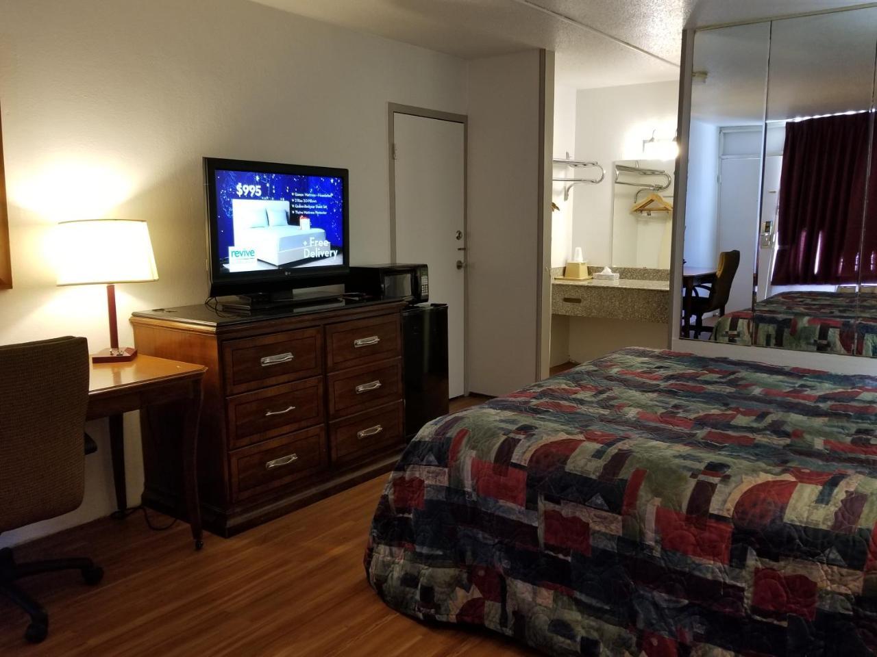 University Inn Сан Маркос Екстериор снимка