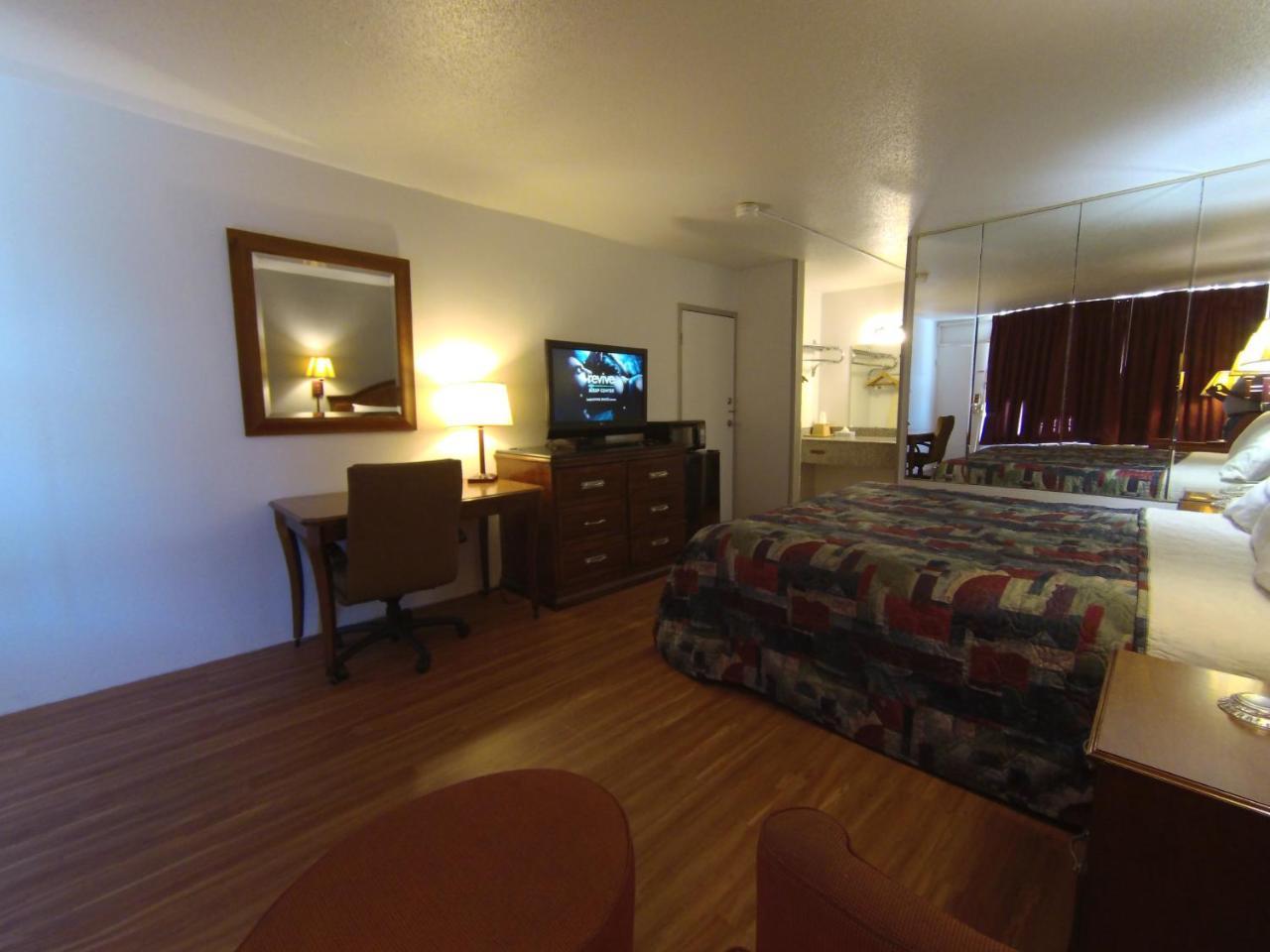 University Inn Сан Маркос Екстериор снимка