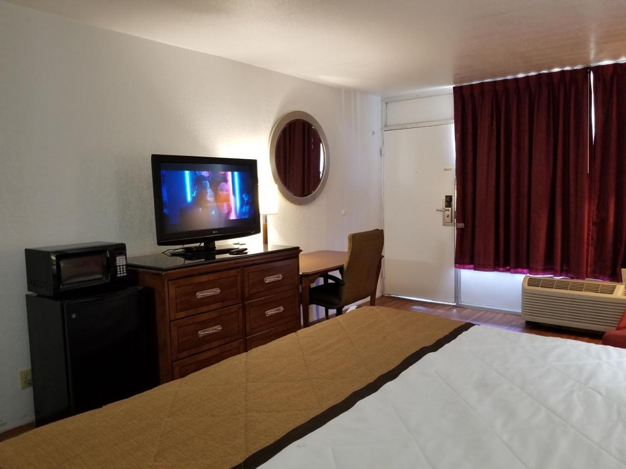 University Inn Сан Маркос Екстериор снимка